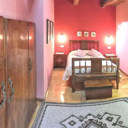 Cosy House In With Fenced Garden *