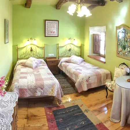 Cosy House In With Fenced Garden * Veguellina de Órbigo