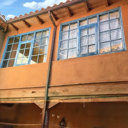 Cosy House In With Fenced Garden