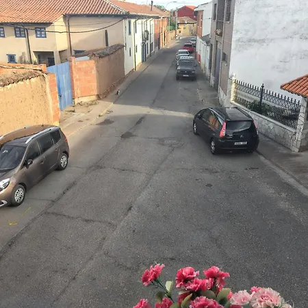 Cosy House In With Fenced Garden * Veguellina de Órbigo
