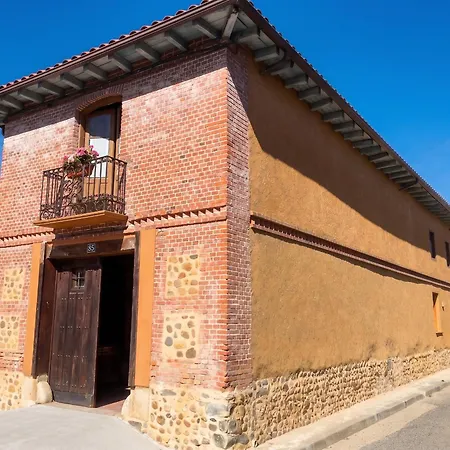 Cosy House In With Fenced Garden Veguellina de Órbigo