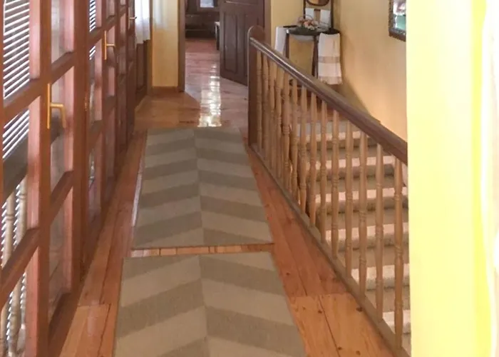 Дом отдыха Cosy House In With Fenced Garden *