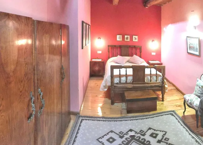 Cosy House In With Fenced Garden *