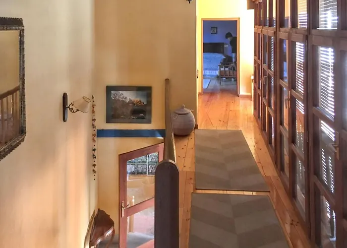 Cosy House In With Fenced Garden Дом отдыха