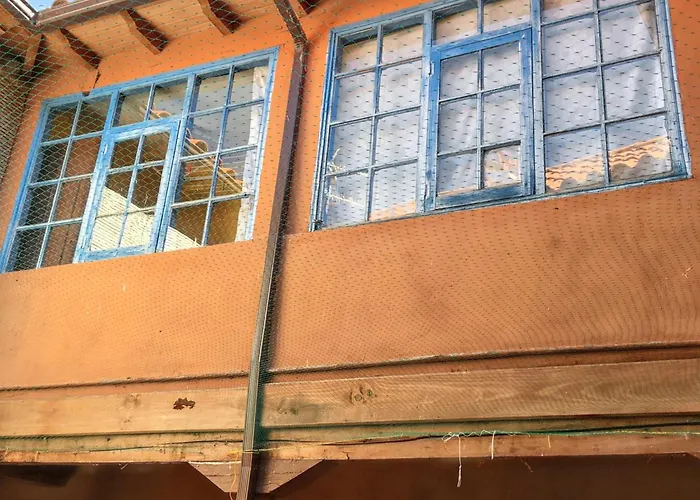 Cosy House In With Fenced Garden