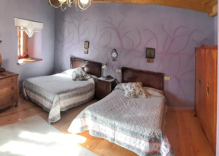 Дом отдыха Cosy House In With Fenced Garden