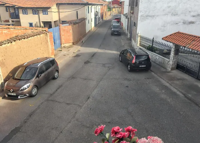 Cosy House In With Fenced Garden Дом отдыха *